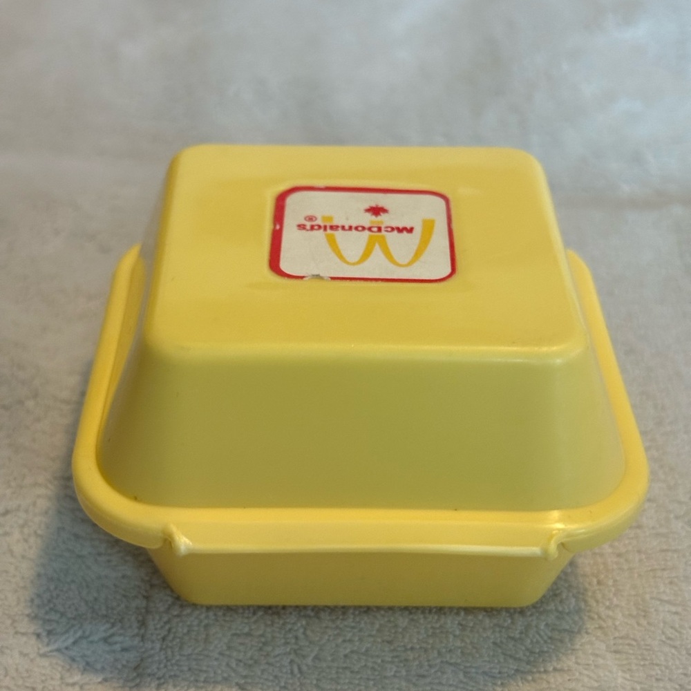 VTG 1988 McDonald’s Chicken Nuggets Plastic Toy CONTAINER ONLY 3”X3”